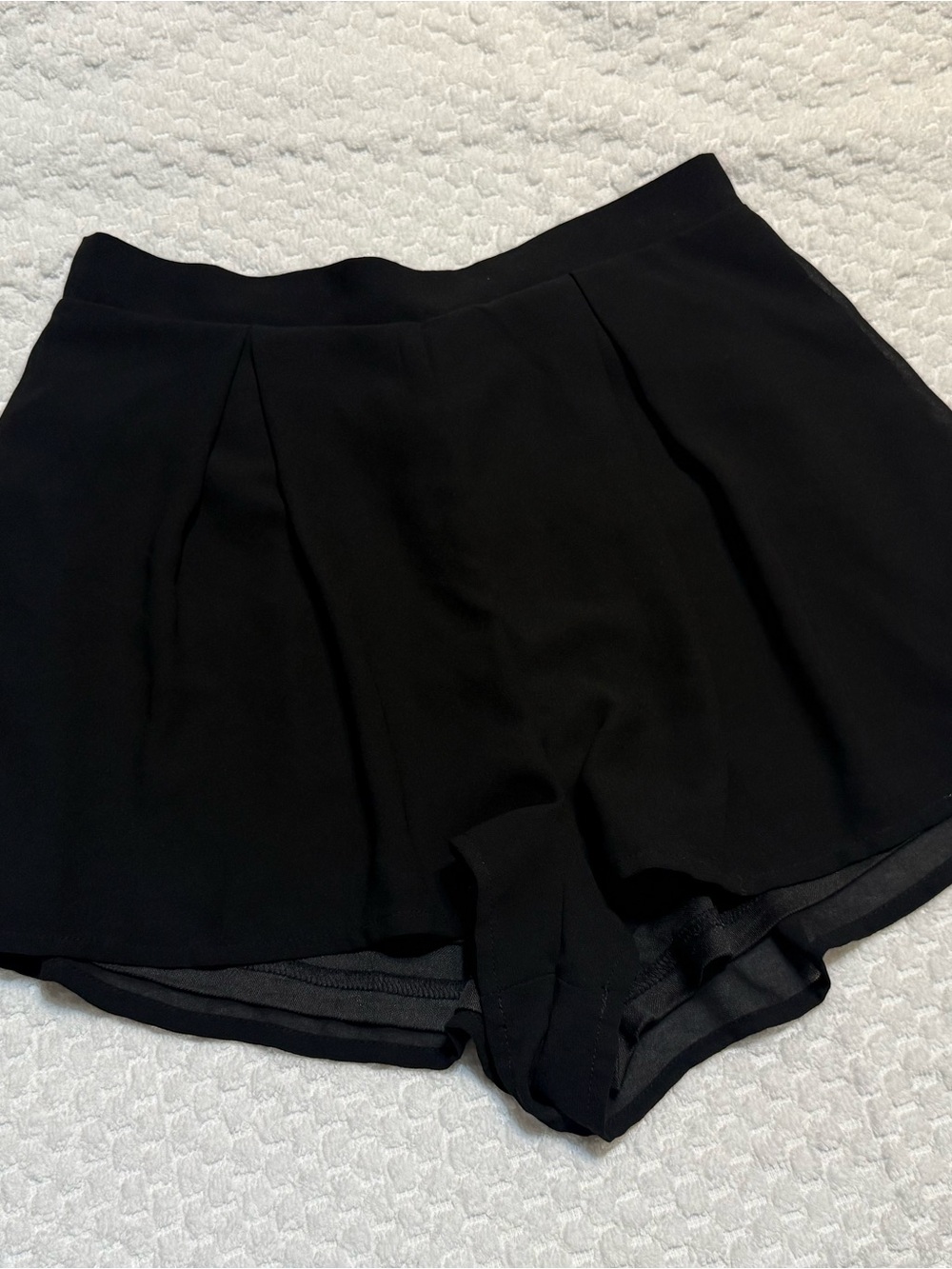 SheShow Black Pleated High-Waist Shorts